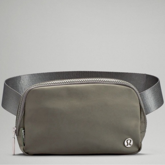 lululemon athletica Handbags - NWT authentic Lululemon Everywhere Belt Bag, NWT grey sage